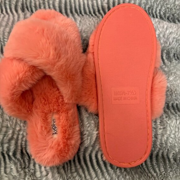 (2) Kooba Furry Slippers - Picture 5 of 5